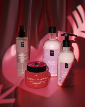 Lavish Care Charming Ruby Potion Body Scrub 250ml - Εικόνα 4