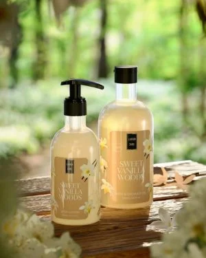Lavish Care Sweet Vanilla Woods Body Lotion 300 ml - Εικόνα 5