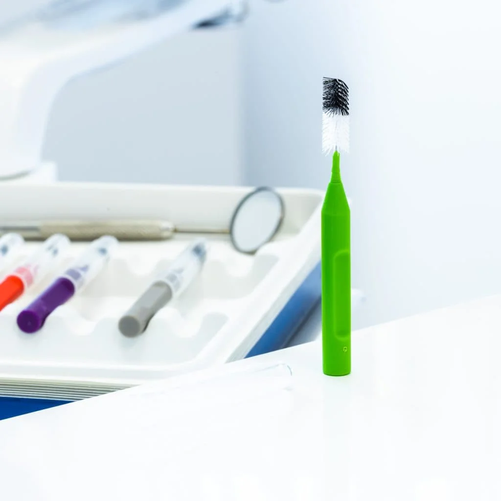 ELGYDIUM CLINIC Mono Compact Πράσινο (1,1) - Μεσοδόντια βουρτσάκια 4un