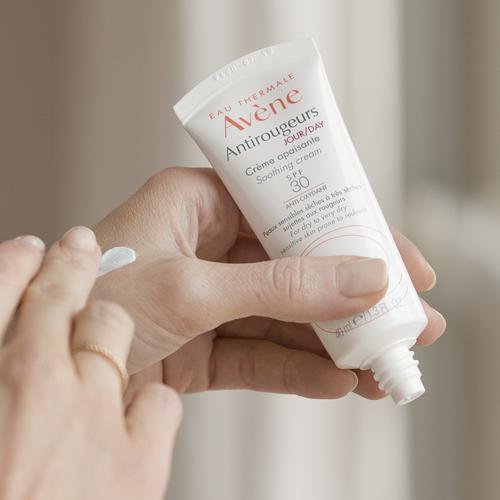 Avène Antirougeurs Καταπραϋντικό Emulsion ΗΜΕΡΑΣ κατά των Κοκκινίλων SPF 30 40ml